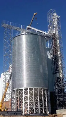 Système de bacs et de silos en acier pour stocker les balles de riz